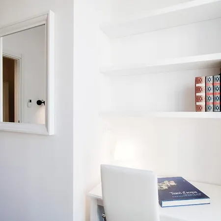 White Loft - The House Of Travelers Apartamento
