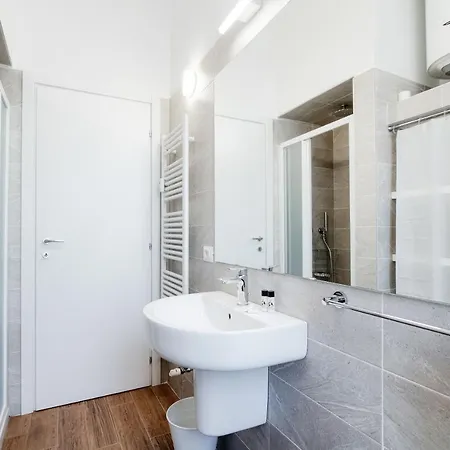 White Loft - The House Of Travelers Como